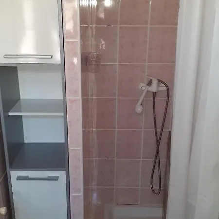 L'oustaou D'aiglun * Aiglun (Alpes-de-Haute-Provence)