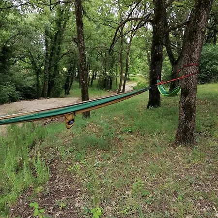 L'oustaou D'aiglun Дом отдыха *