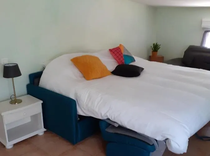 Holiday home L'oustaou D'aiglun *