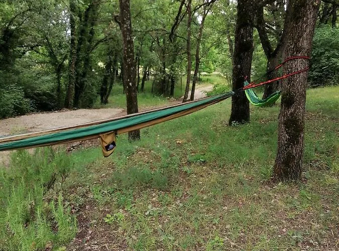 L'oustaou D'aiglun Дом отдыха *